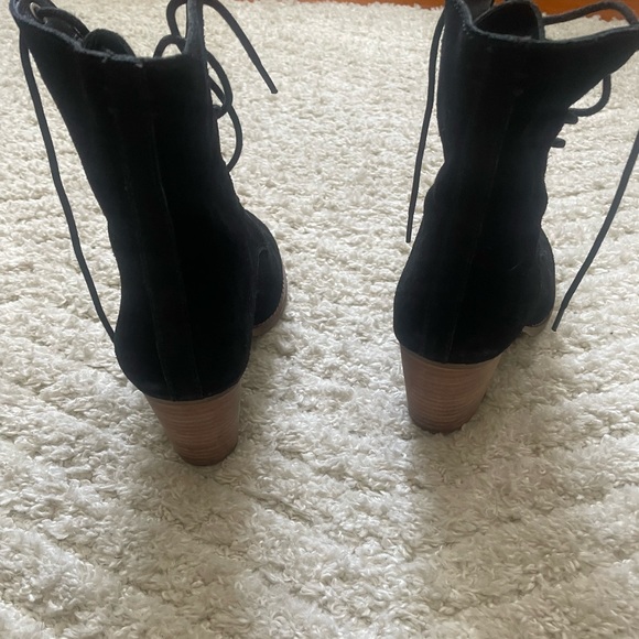 Women’s Frye & Co lace up suede bootie - Picture 3 of 6